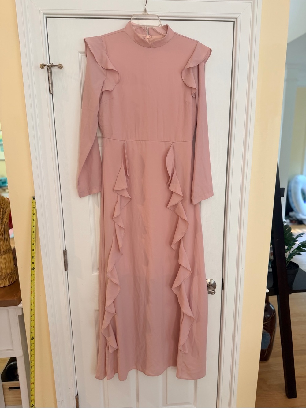 Ladies Size EU40 US10 "Aminco" Dusty Rose Ruffle Maxi Dress GUC